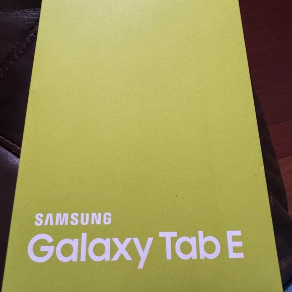 Samsung Galaxy Tab E - Picture 3 of 3